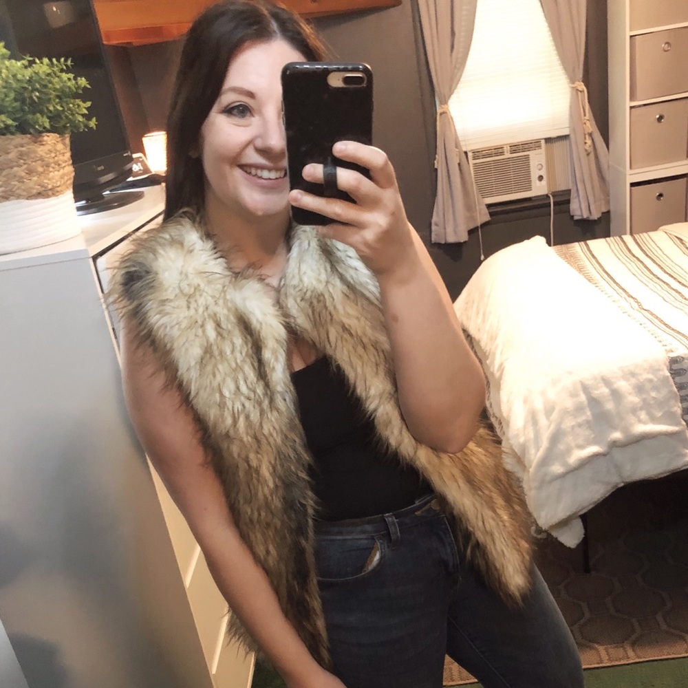 Forever 21 Faux-Fur Cozy Vest